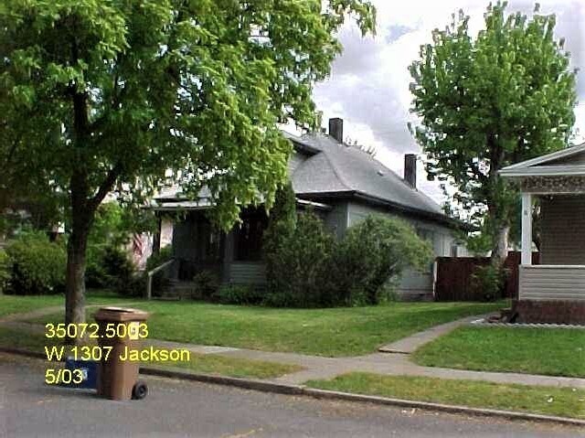 Building Photo - Cute 2bd/1ba Vintage Bungalow