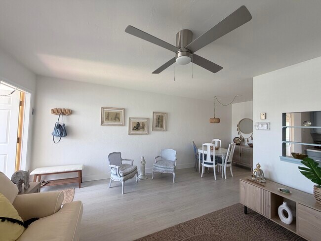 Foto del edificio - 3322 Cynthia Ln