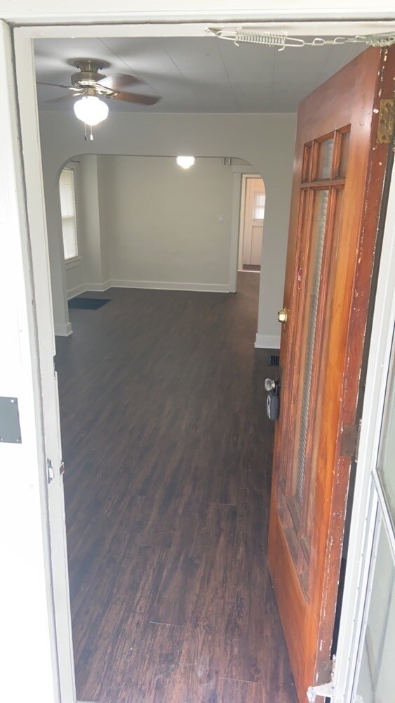 Building Photo - 2425 Fauver Ave.