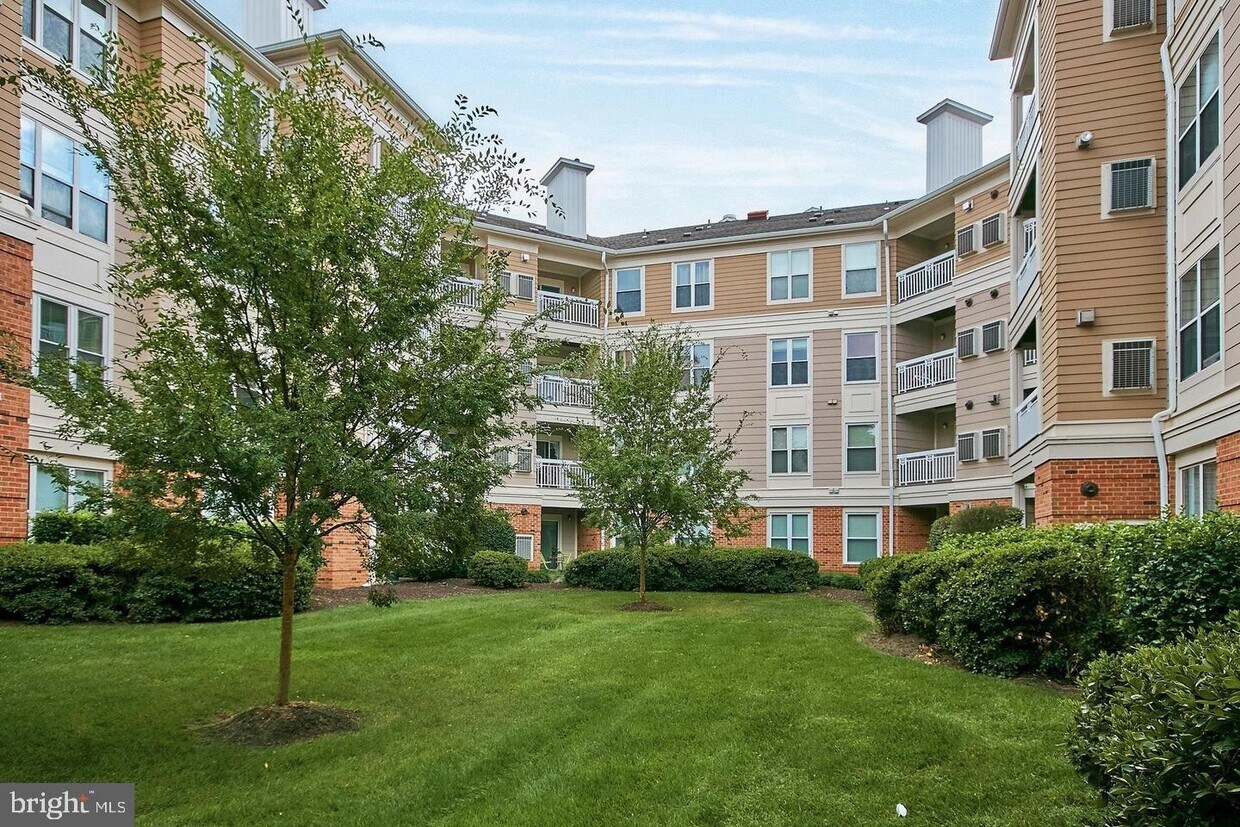 12919 Alton Square Unit 105 Condo for Rent in Herndon, VA