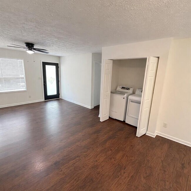 Foto del edificio - 7265 Mockingbird Trail