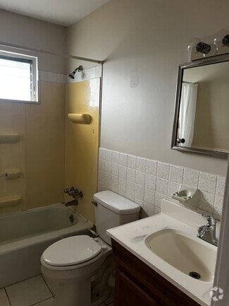 Building Photo - 15 N Purcell Ave