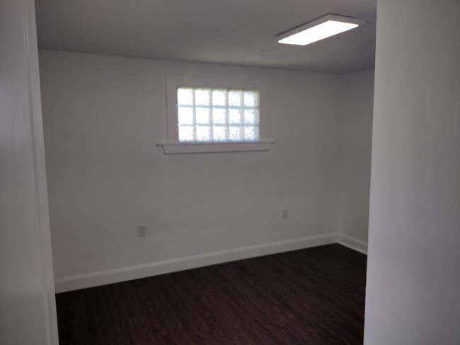 Foto del edificio - 337 W South St
