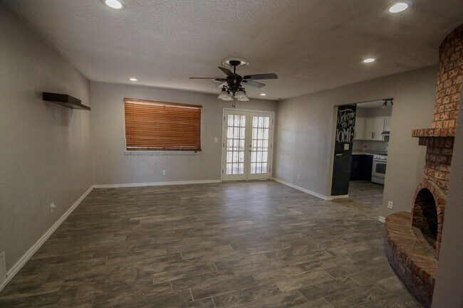 Foto del edificio - 3437 Quanah St