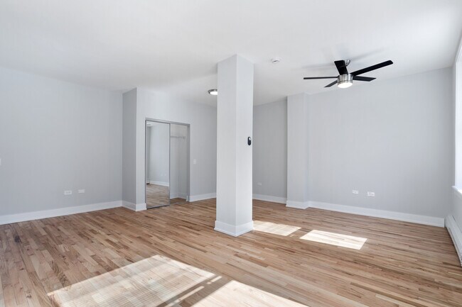 Building Photo - 1625 W Howard St