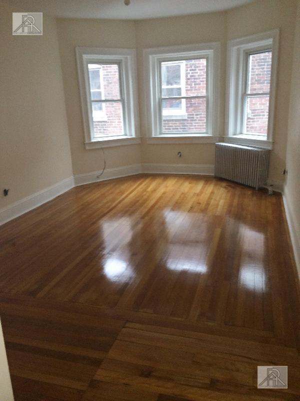 Building Photo - 387 Harvard St