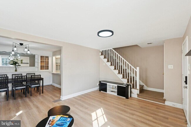 Foto del edificio - 614 Wises Mill Rd