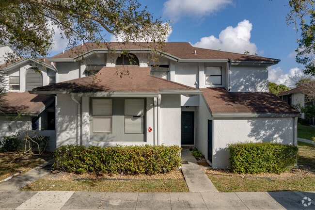 Building Photo - Rosemont Siena Cove