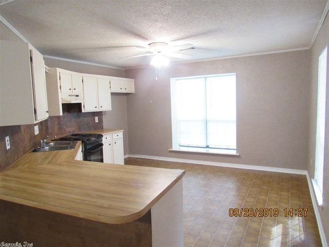 Building Photo - 8 Cottontail Dr