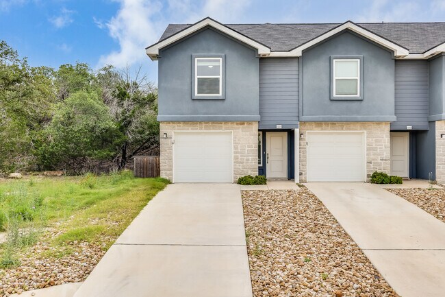 Foto del edificio - 21422 Santa Carlo Ave