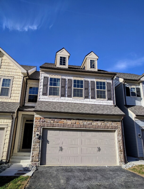 Foto principal - 16 Addison Ln