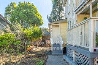 Building Photo - 461 Reeside Ave