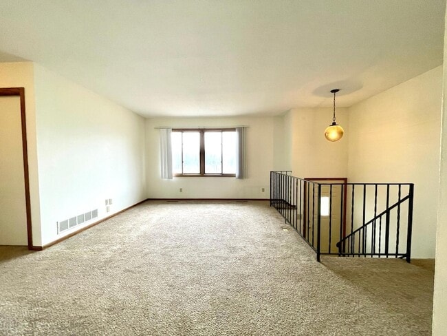 Foto del edificio - 6166 Upper 51st St N