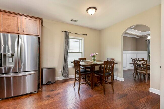 Building Photo - 2183 Bandera Dr