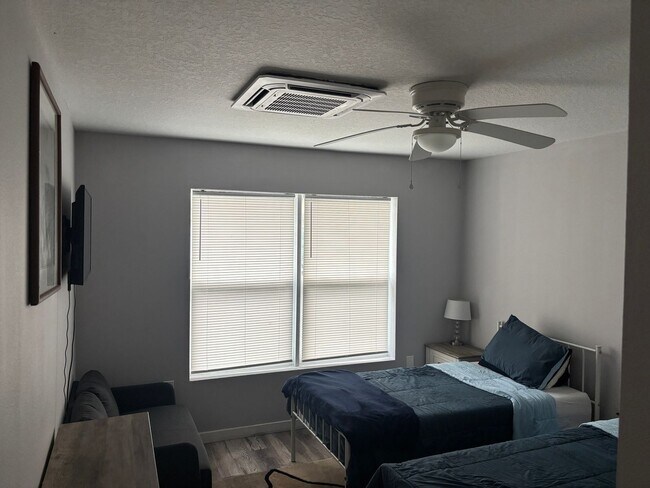 Building Photo - Charming 2BR House in Odessa