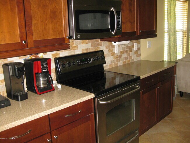 Foto del edificio - 1108 Pine Island Ct