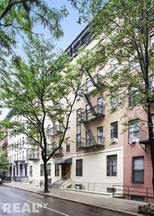 Building Photo - 440 West 47th Street
