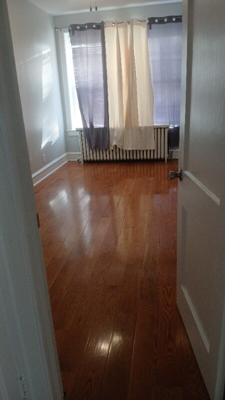 Building Photo - 523 W Nedro Ave