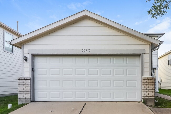 Building Photo - 20710 Tayman Oaks Dr