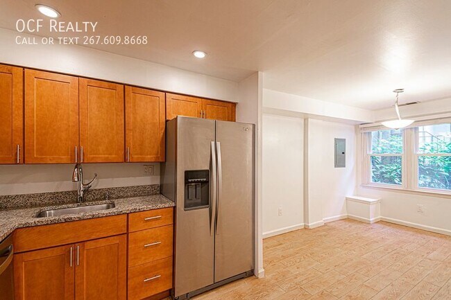 Building Photo - 2 Bed Fitler Square Home