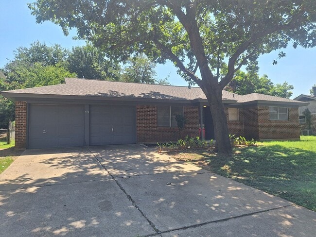 Photo - 513 Simmons Drive House