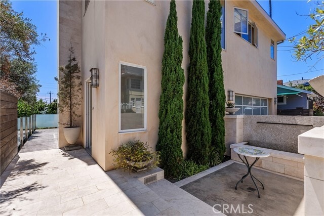 Building Photo - 31685 3rd Ave