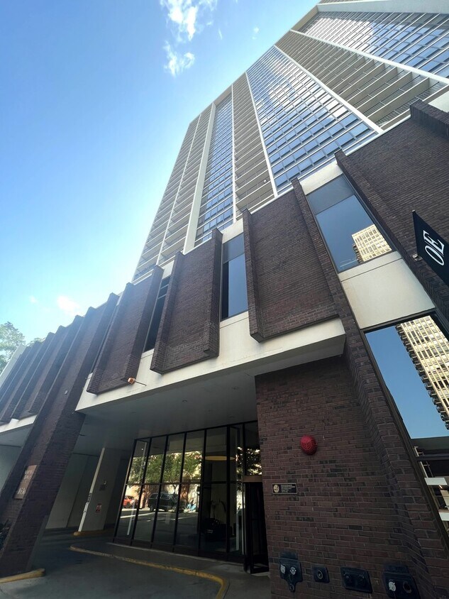 Foto principal - 1636 N Wells St