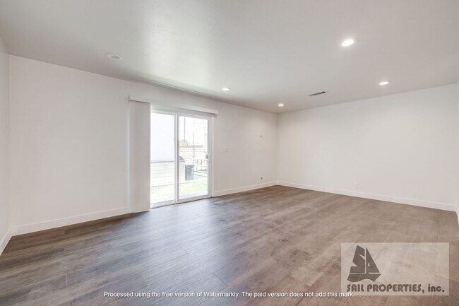 Foto del edificio - 5892 Nugget Cir