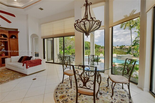 Building Photo - 18019 Lake Azure Way