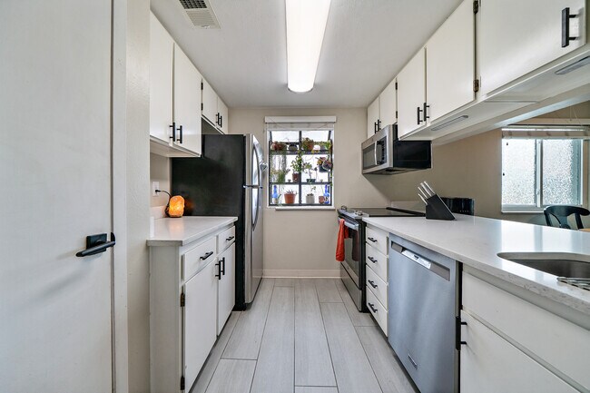 Foto del edificio - 12536 E Cornell Ave