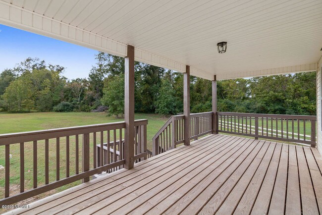 Foto del edificio - 159 Forest Bluff Dr