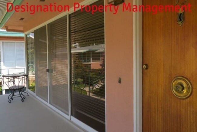 Building Photo - 1 Br 1 Ba steps from Caltech and South Lak...