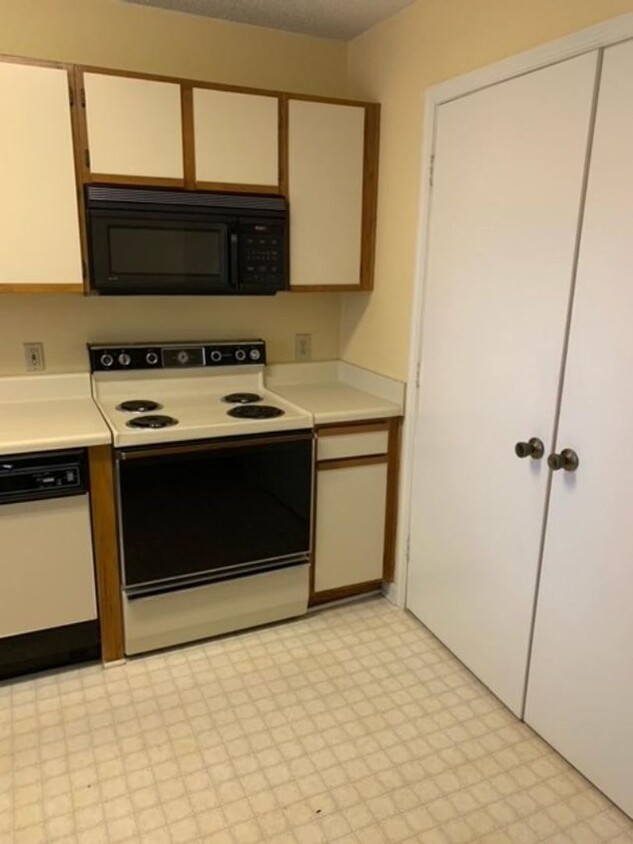 Primary Photo - 1 Bedroom/1 Bath condo on 3rd Floor in Myr...