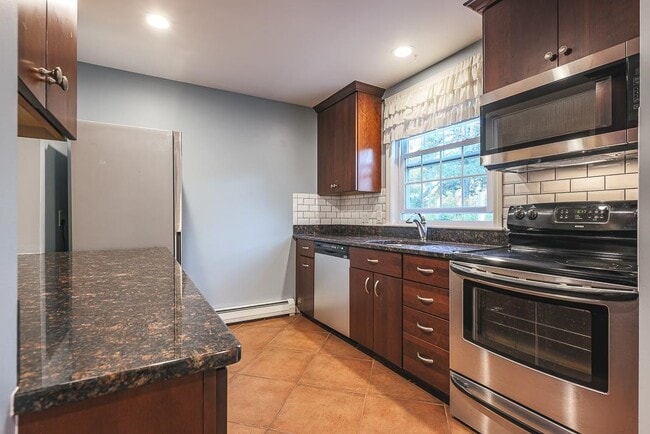 Foto del edificio - 1465 Hooksett Rd