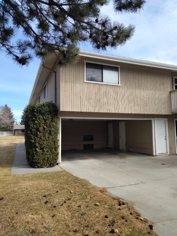 Building Photo - 797 Meadows Dr
