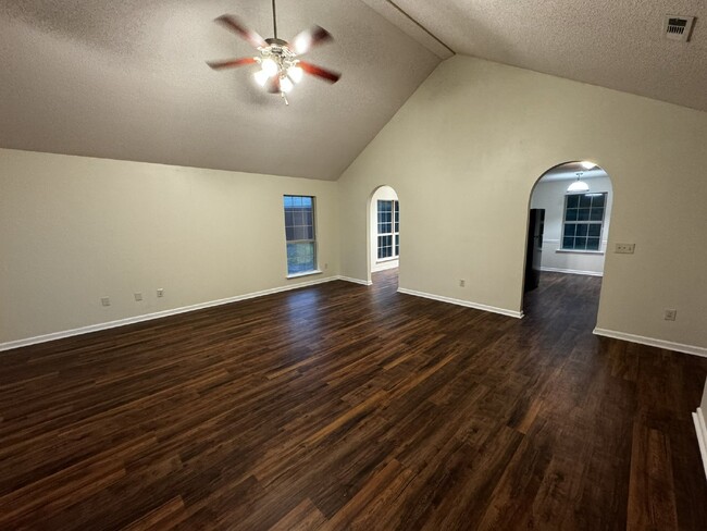 Foto del edificio - House for Rent