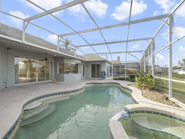 Foto del edificio - 7871 Canyon Lake Cir