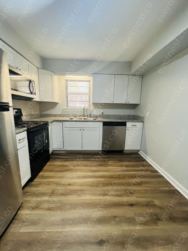 Foto del edificio - 3830 Scotwood Dr