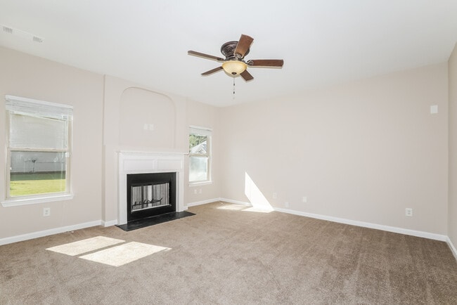 Building Photo - 110 Trevers Lake Dr