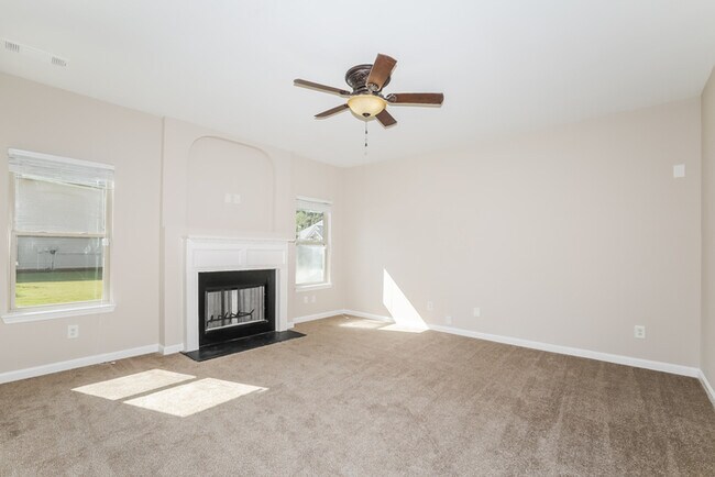 Foto del edificio - 110 Trevers Lake Dr