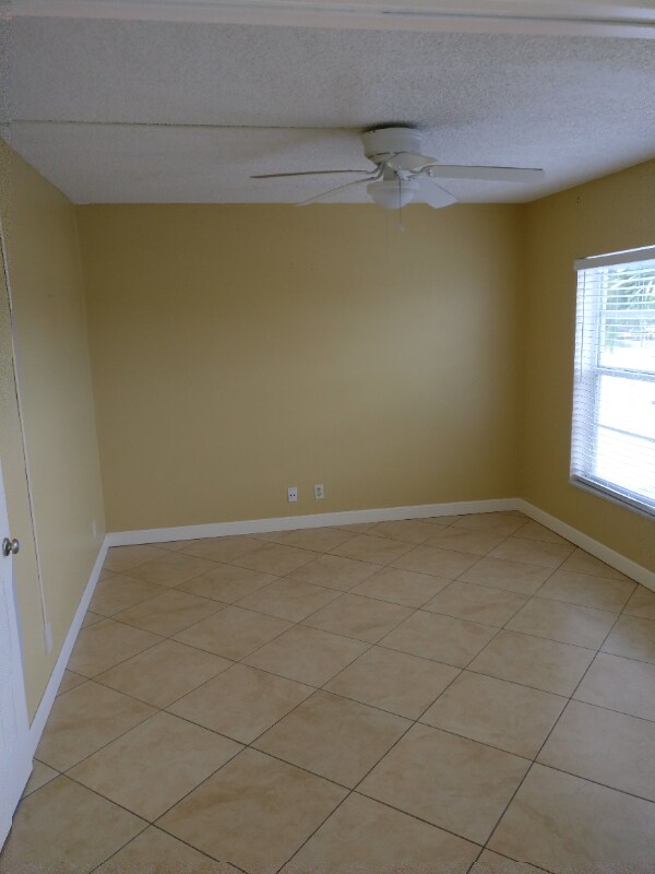 Foto del edificio - 3050 NE 48th Ct