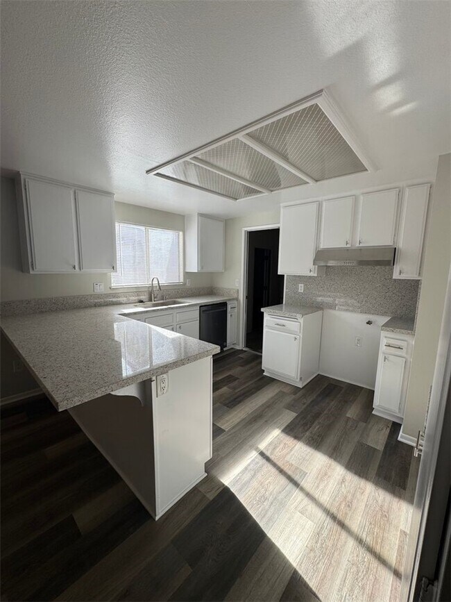 Foto del edificio - 231 Laurelwood Ln