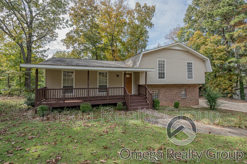 Primary Photo - 1400 Pine Tree Dr