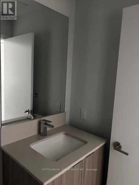 Photo du bâtiment - 430 Square One Dr
