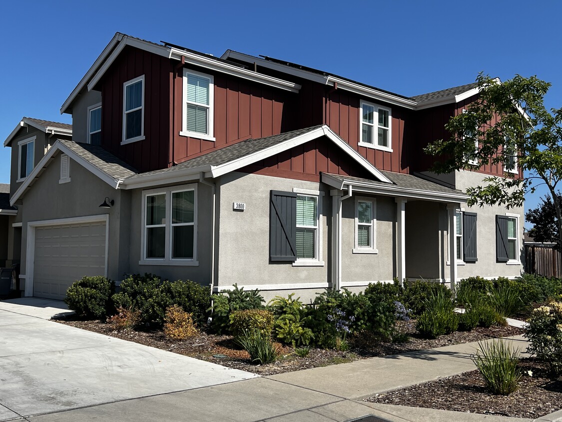 Primary Photo - 3800 Firestar Way