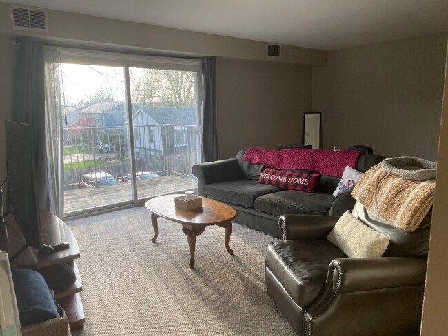 Foto del edificio - 4415 Blackhawk Ln