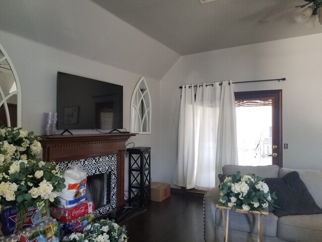 Foto del edificio - 2023 E Connell Ave