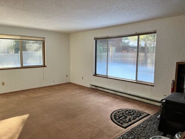 Building Photo - Cozy 3-Bedroom in Beautiful Tollgate!