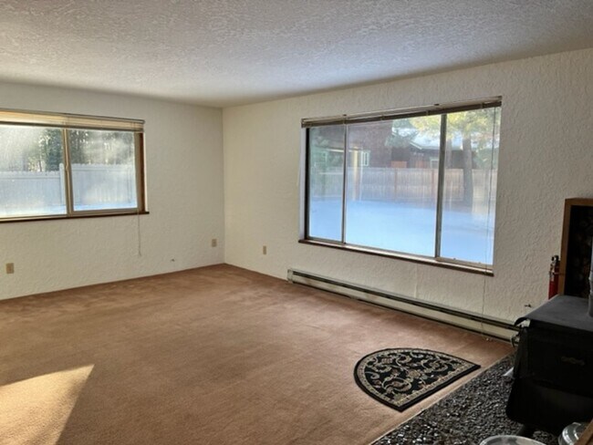 Building Photo - Cozy 3-Bedroom in Beautiful Tollgate! ***water included***