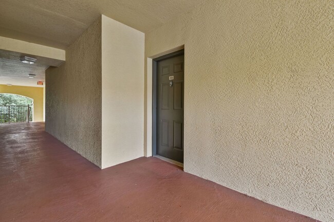 Foto del edificio - Stylish and luxurious 1-bedroom, 1-bath co...